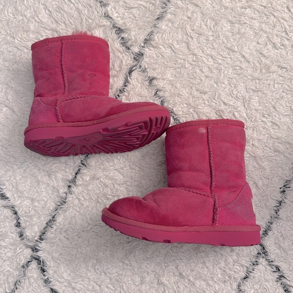 UGG classic boots - toddler size 10 - pink - Picture 4 of 6